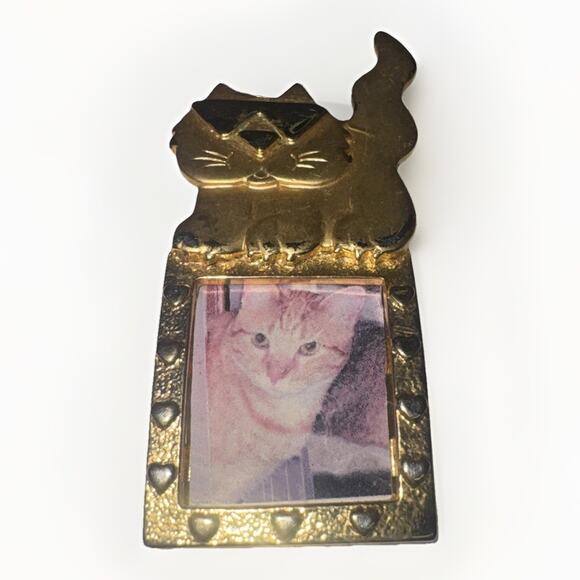 Goldtone JJ Jonette Jewelry Meow Cat Kitten Mini Photo Picture Frame PIN Brooch - Picture 1 of 2
